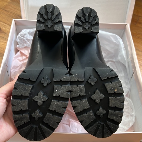 Cute lace up lug bootie - Picture 9 of 10